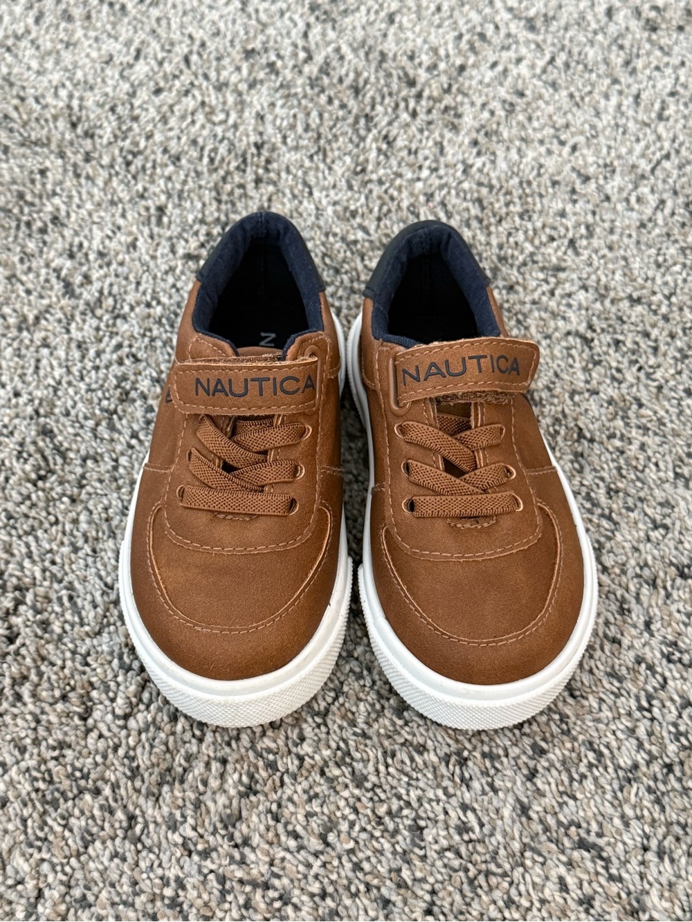 NWOT Nautica Kids Brown Boat Shoes/Loafers with White Sole and Navy Collar